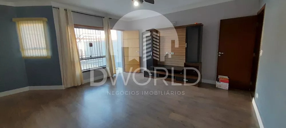 Sobrado à venda com 3 quartos, 206m² - Foto 1