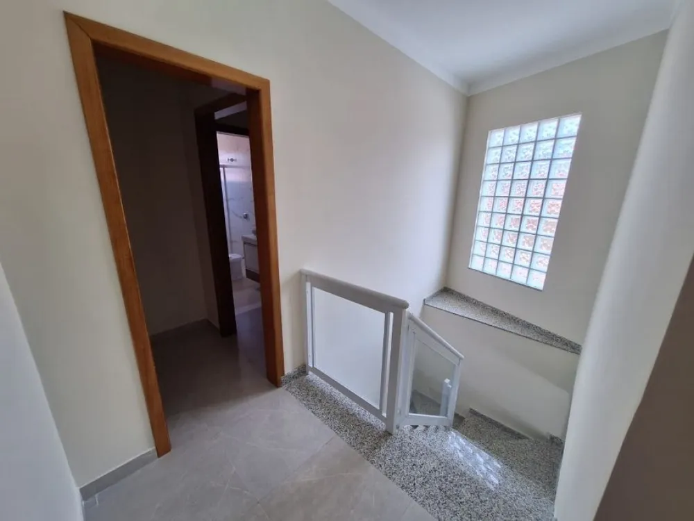 Casa, 4 quartos, 240 m² - Foto 3