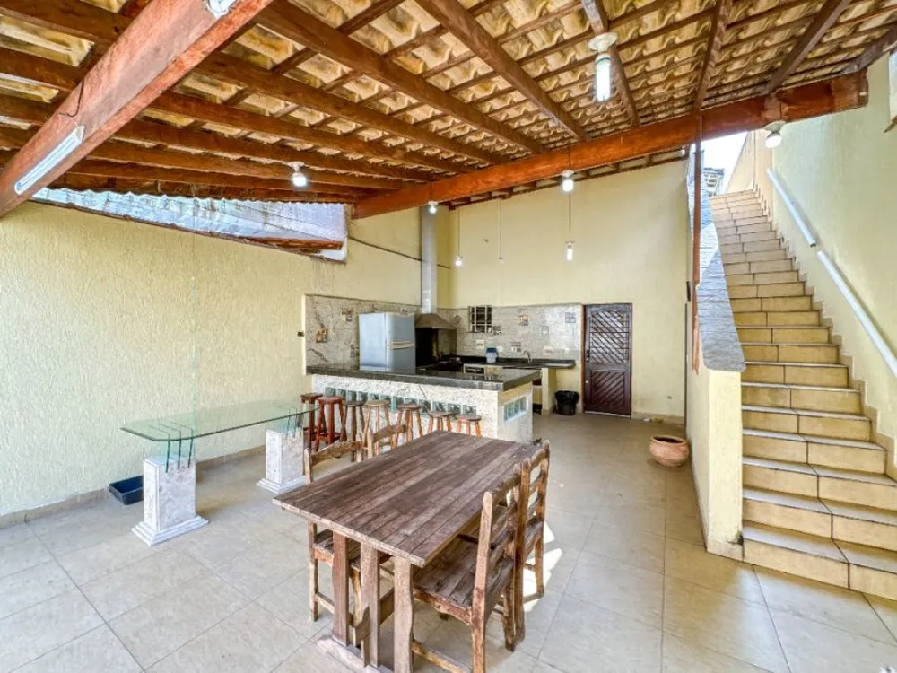 Casa, 3 quartos, 240 m² - Foto 1