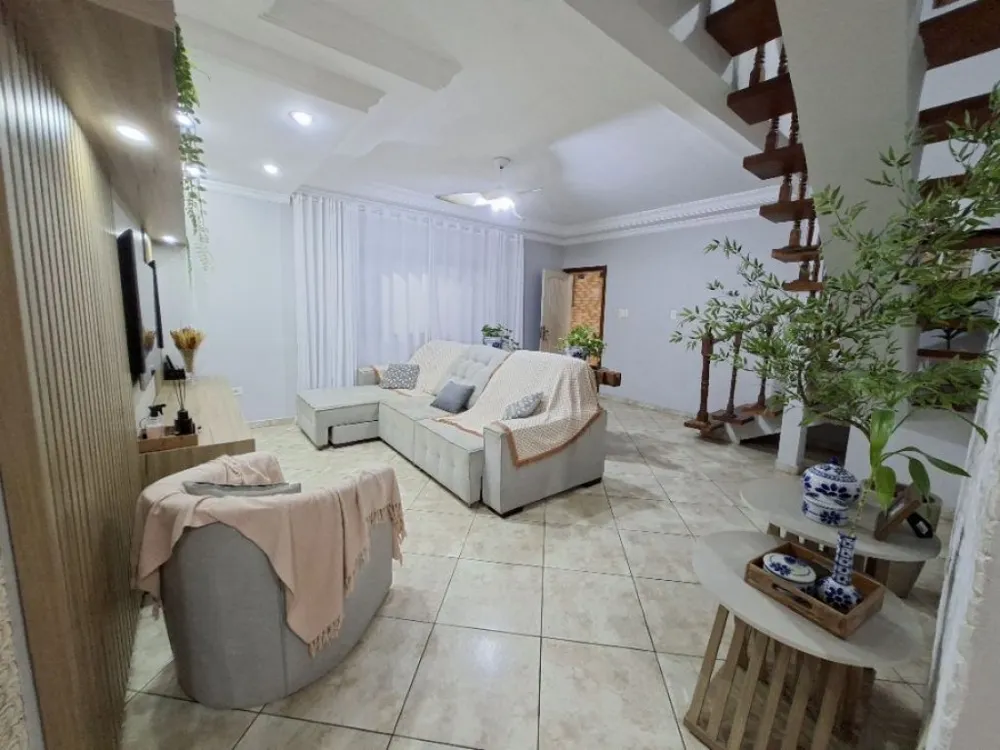 Casa, 3 quartos, 154 m² - Foto 1
