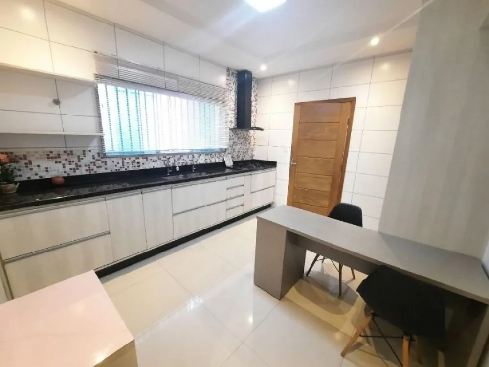 Casa, 3 quartos, 175 m² - Foto 1