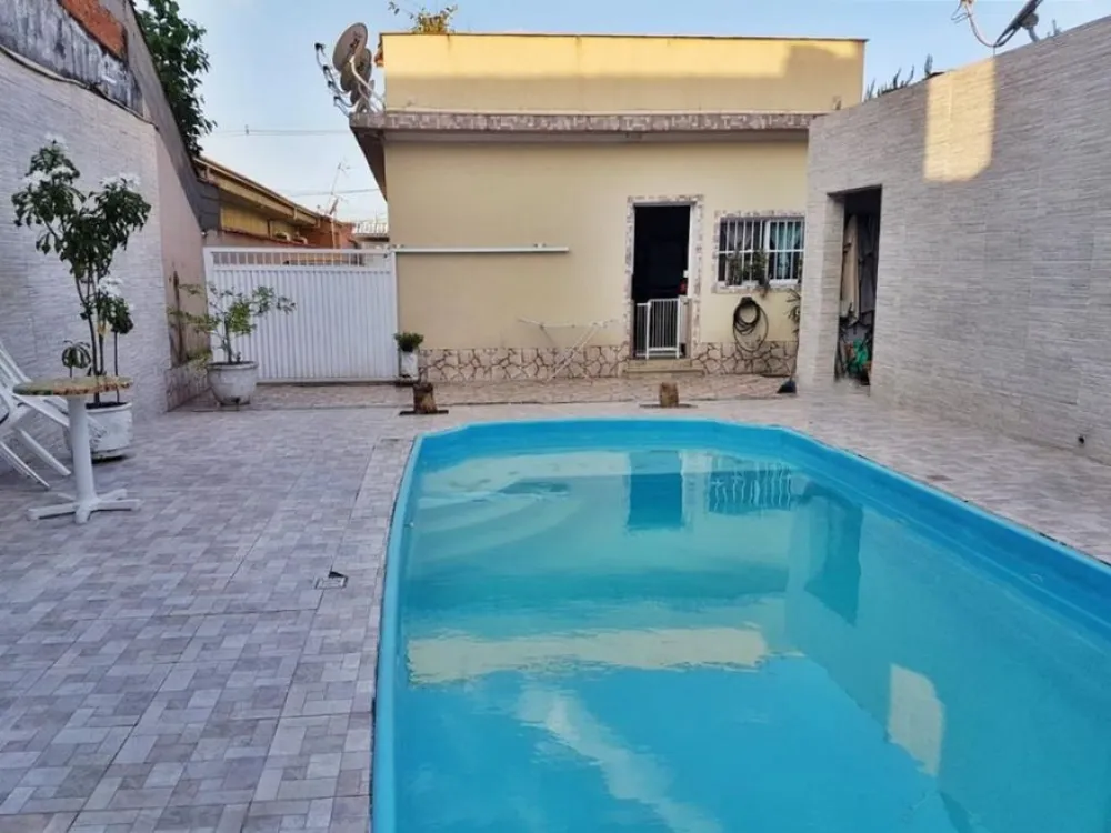 Casa, 4 quartos, 240 m² - Foto 1