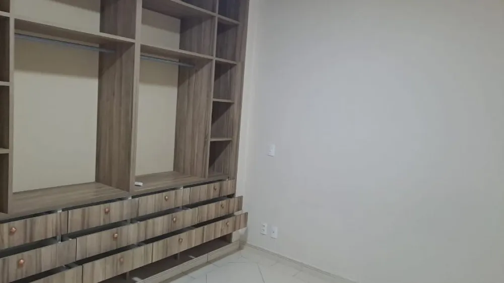 Casa, 4 quartos, 191 m² - Foto 1