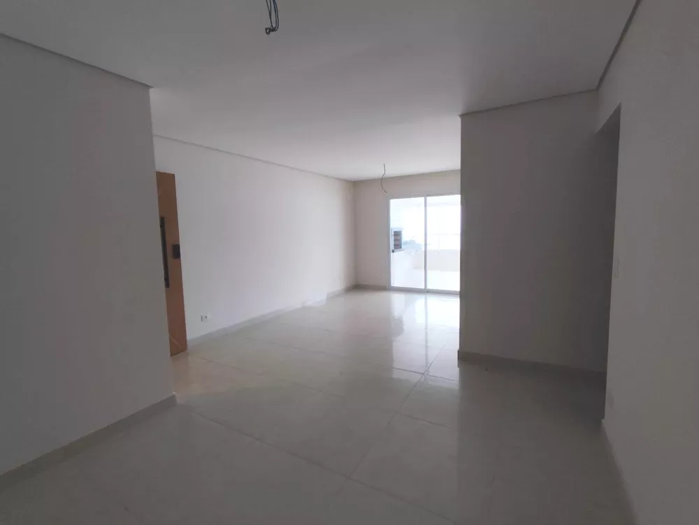 Apartamento à venda com 3 quartos, 140m² - Foto 4