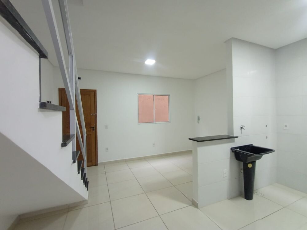 Casa para alugar com 2 quartos, 60m² - Foto 3