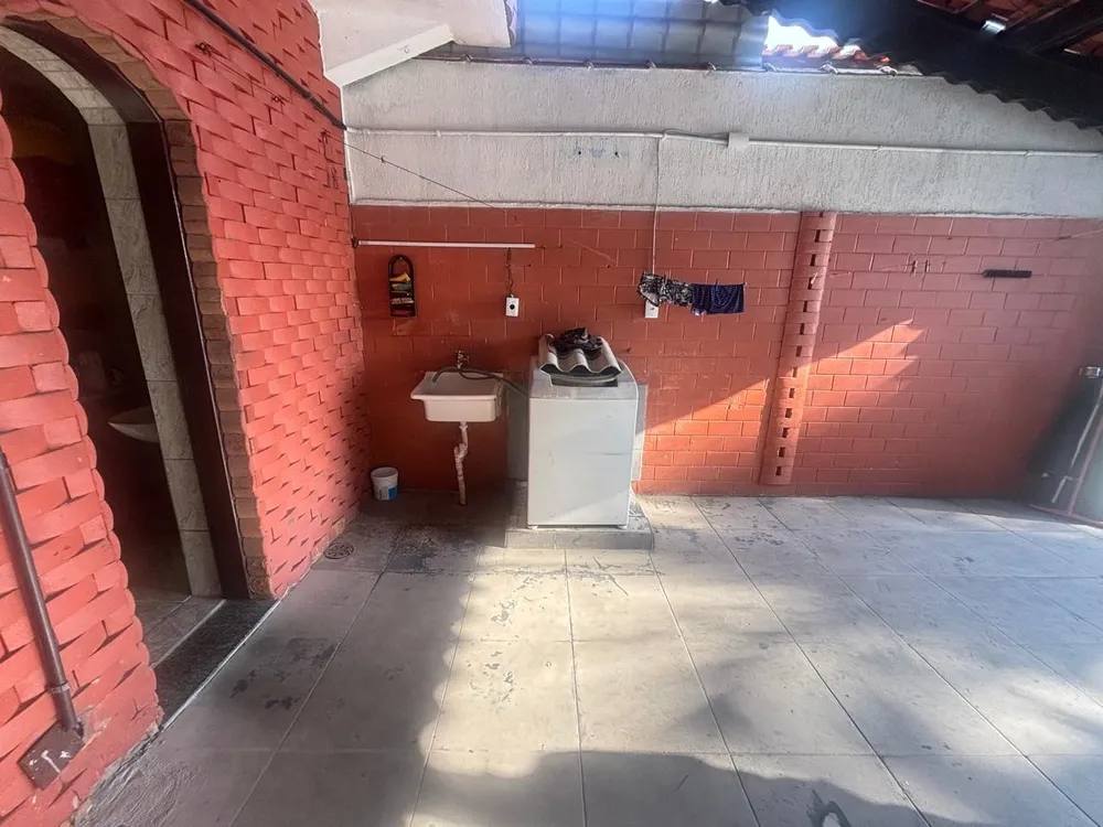 Casa, 5 quartos, 180 m² - Foto 2