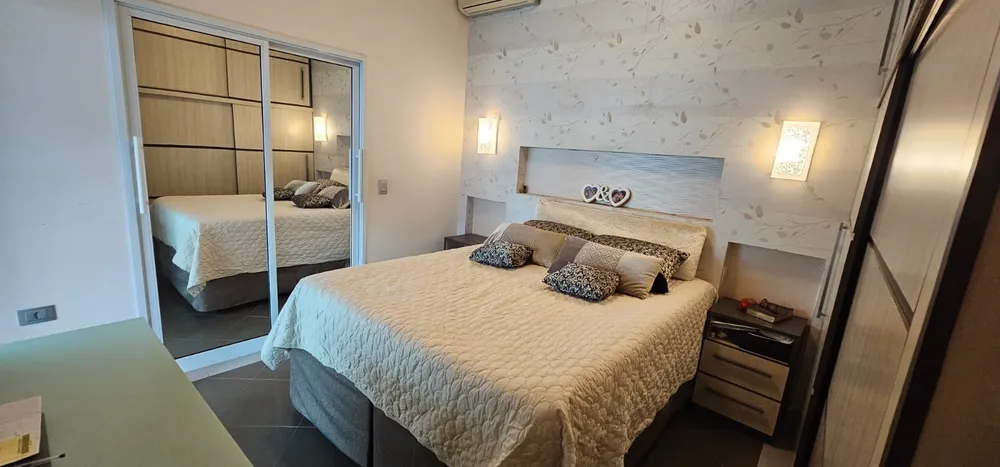 Casa, 3 quartos, 230 m² - Foto 1