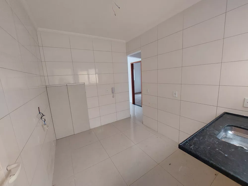 Casa à venda com 2 quartos, 48m² - Foto 8