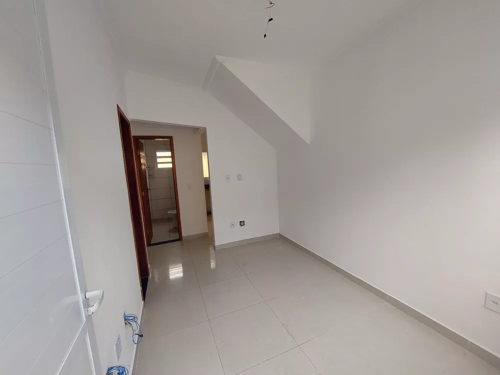 Casa à venda com 2 quartos, 48m² - Foto 3