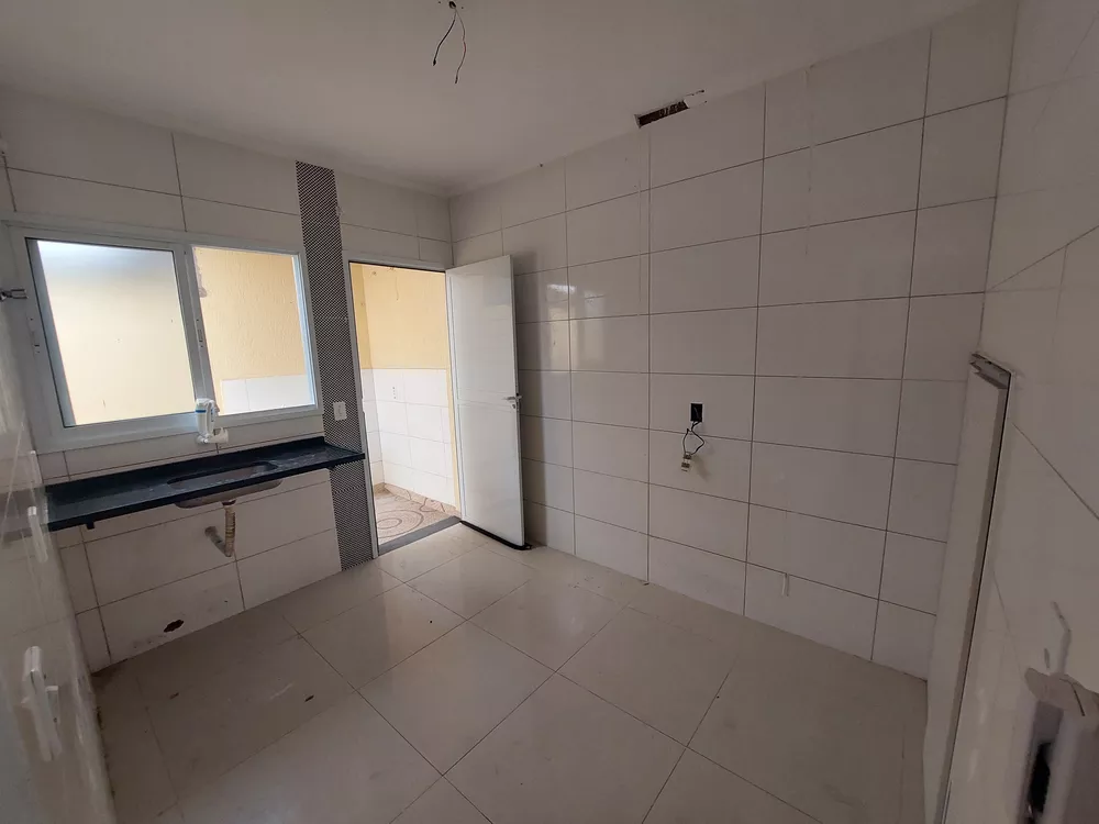 Casa à venda com 2 quartos, 48m² - Foto 6