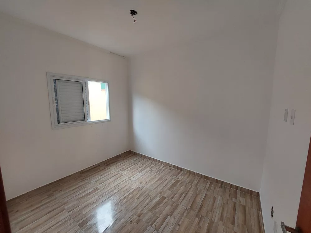 Casa à venda com 2 quartos, 48m² - Foto 4