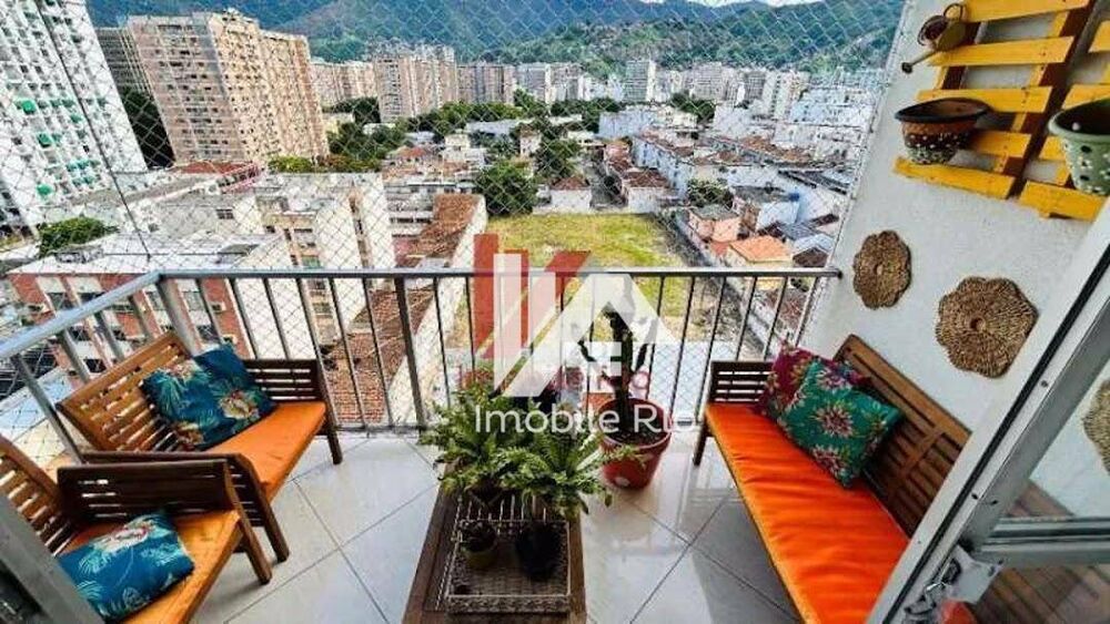 Apartamento à venda com 2 quartos, 80m² - Foto 2