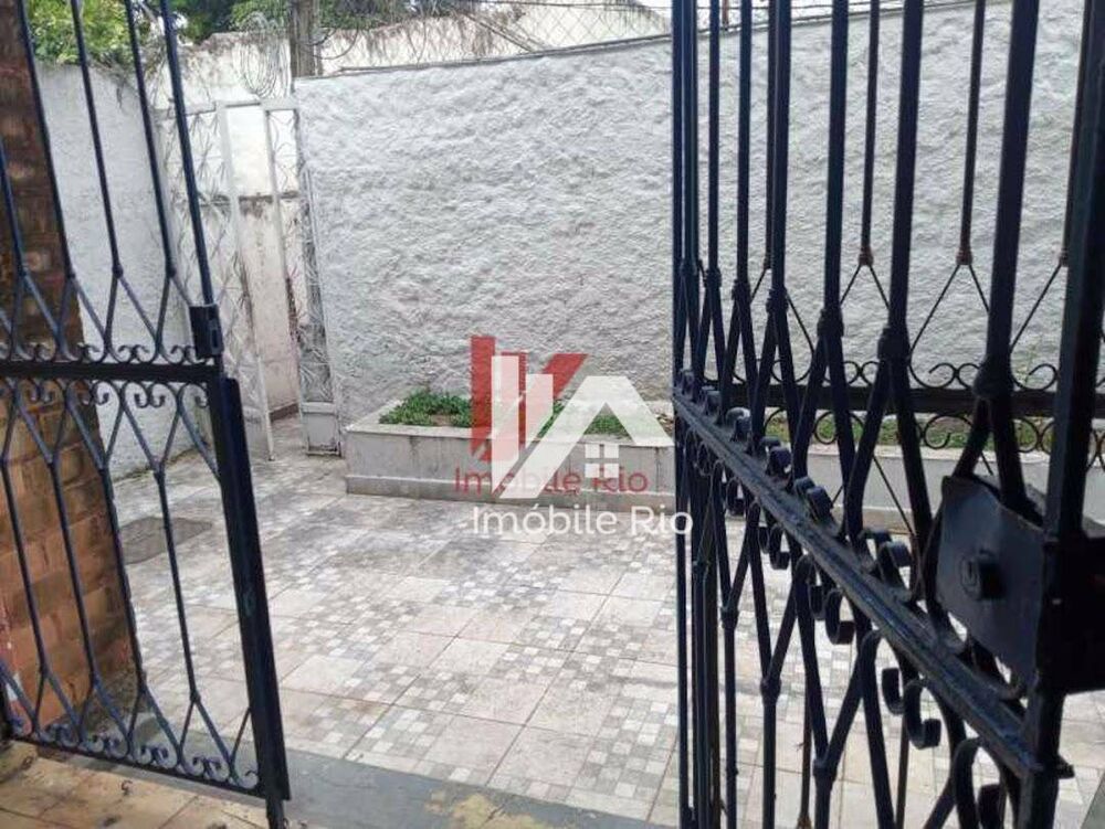 Casa à venda com 2 quartos, 65m² - Foto 3