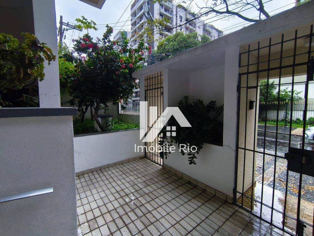 Apartamento à venda com 3 quartos, 90m² - Foto 3