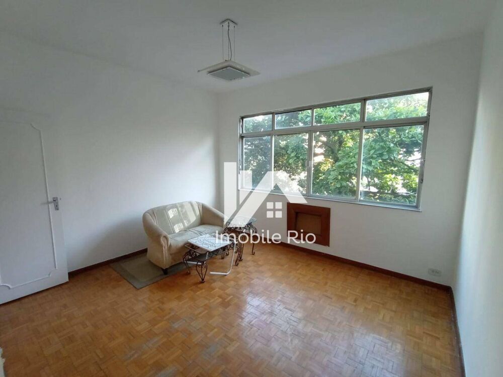 Apartamento à venda com 2 quartos, 70m² - Foto 3