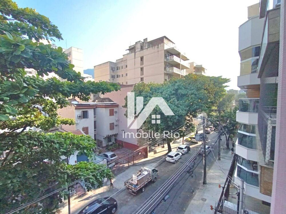 Apartamento à venda com 2 quartos, 70m² - Foto 4