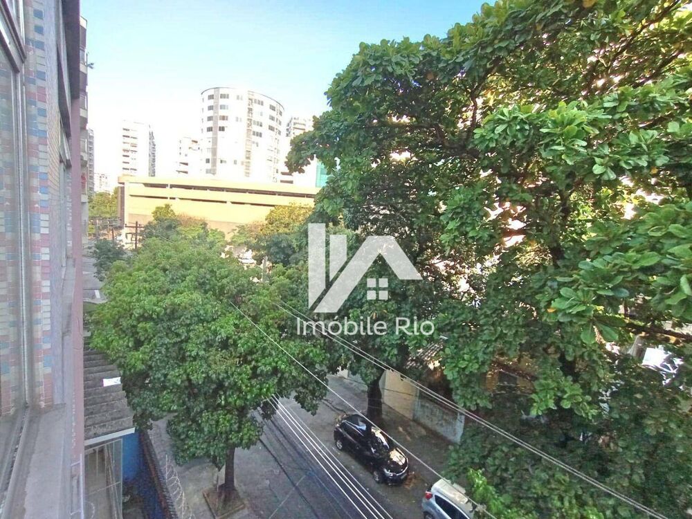 Apartamento à venda com 2 quartos, 70m² - Foto 9