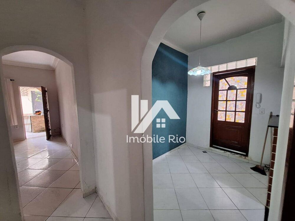 Casa à venda com 2 quartos, 70m² - Foto 1