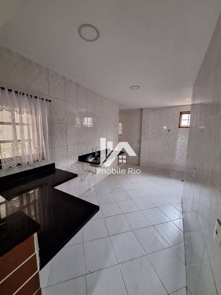 Casa à venda com 2 quartos, 70m² - Foto 2