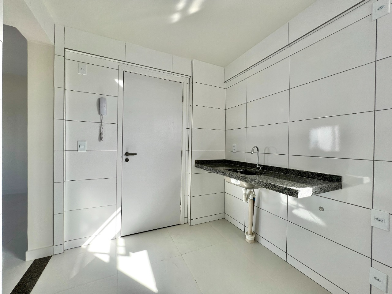 Apartamento à venda com 3 quartos, 75m² - Foto 3