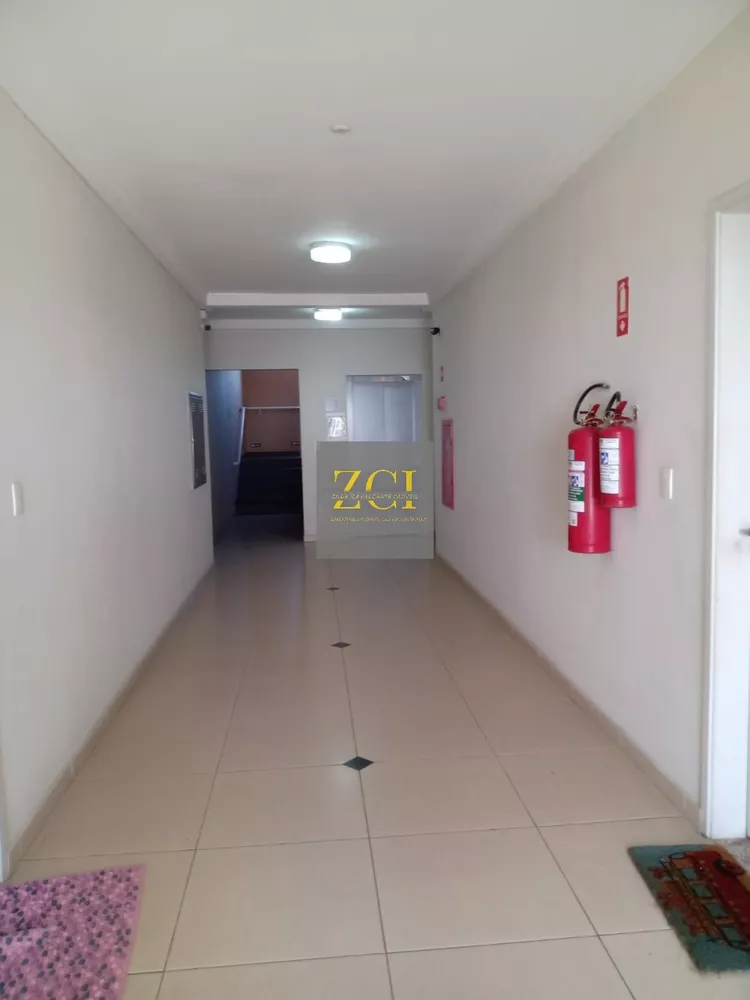 Apartamento à venda com 2 quartos, 82m² - Foto 3