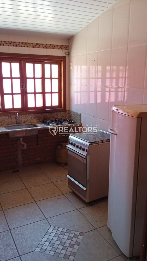 Casa à venda com 4 quartos, 200m² - Foto 8