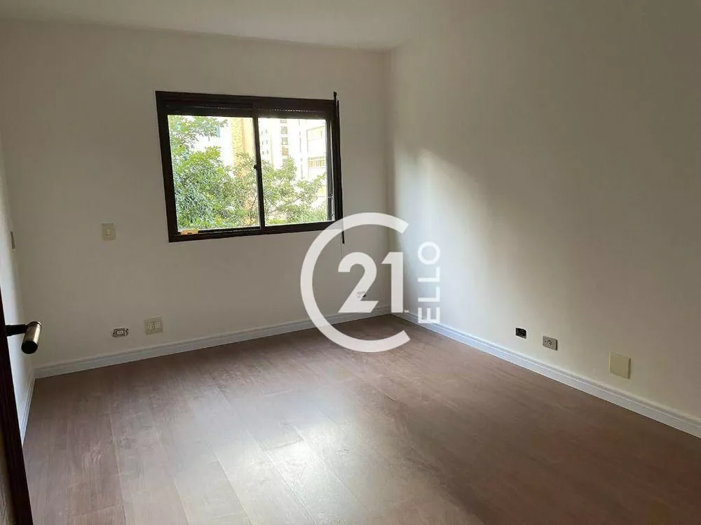 Apartamento à venda com 3 quartos, 190m² - Foto 2