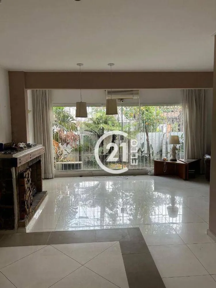 Casa, 3 quartos, 201 m² - Foto 1