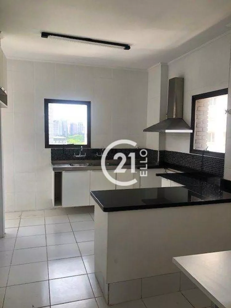 Apartamento para alugar com 4 quartos, 250m² - Foto 4