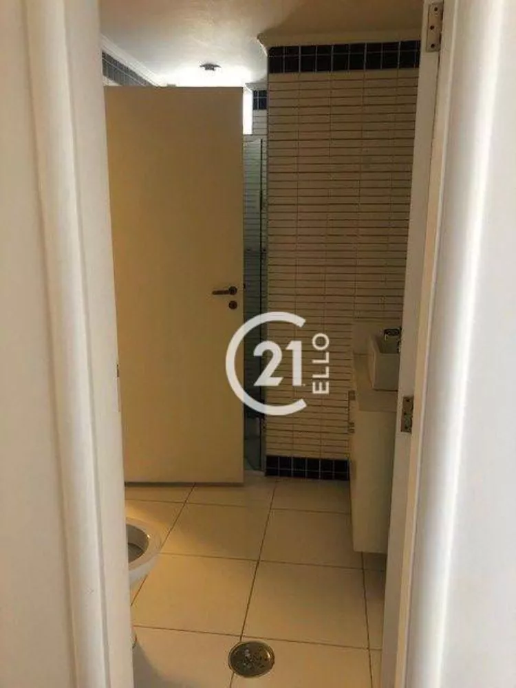 Apartamento para alugar com 4 quartos, 250m² - Foto 8