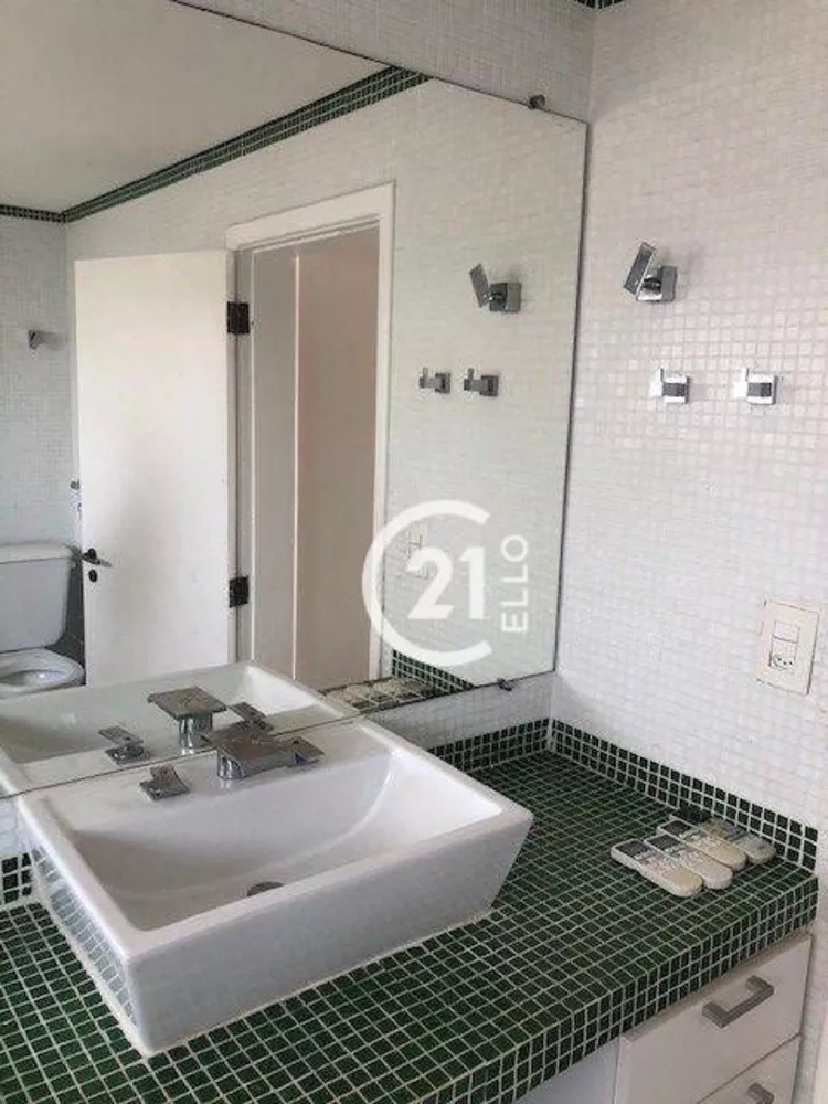 Apartamento para alugar com 4 quartos, 250m² - Foto 10