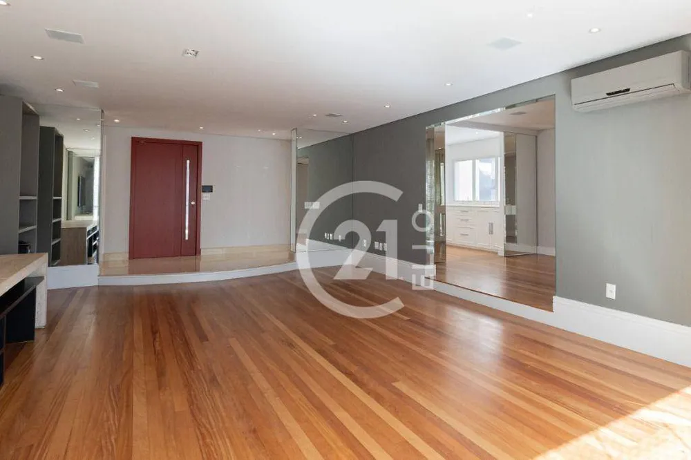 Apartamento, 3 quartos, 214 m² - Foto 1