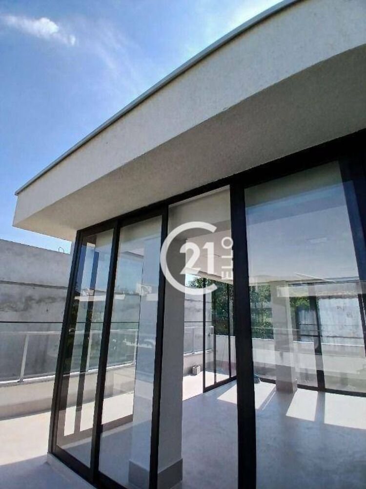 Sobrado à venda com 5 quartos, 176m² - Foto 1