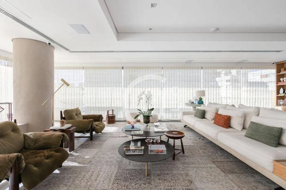 Apartamento, 3 quartos, 245 m² - Foto 1