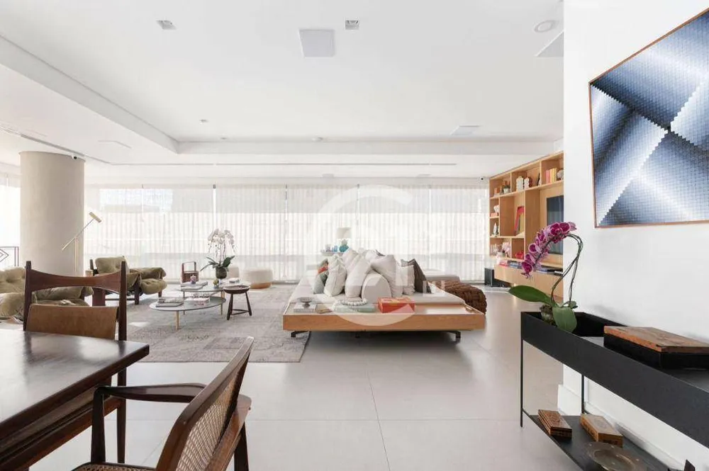 Apartamento, 3 quartos, 245 m² - Foto 1