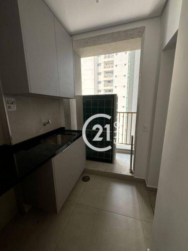 Apartamento para alugar com 3 quartos, 147m² - Foto 2