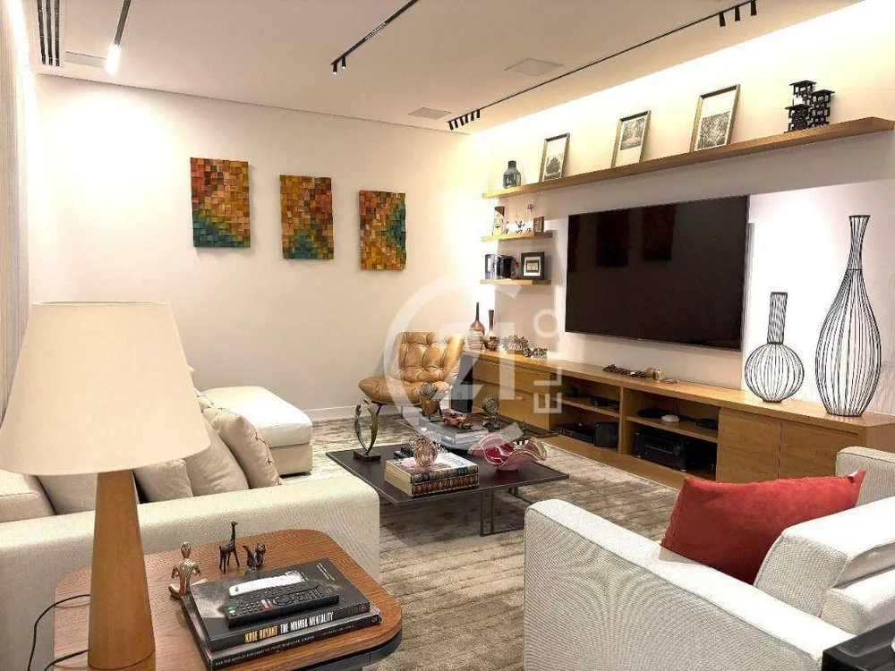 Apartamento, 3 quartos, 217 m² - Foto 1