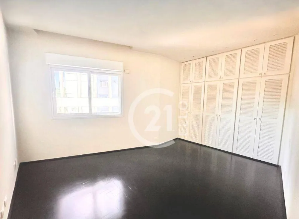 Apartamento, 3 quartos, 230 m² - Foto 2