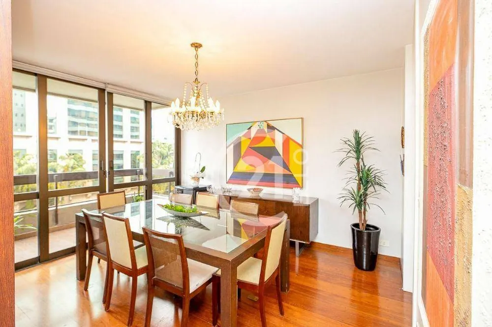 Apartamento, 3 quartos, 225 m² - Foto 2