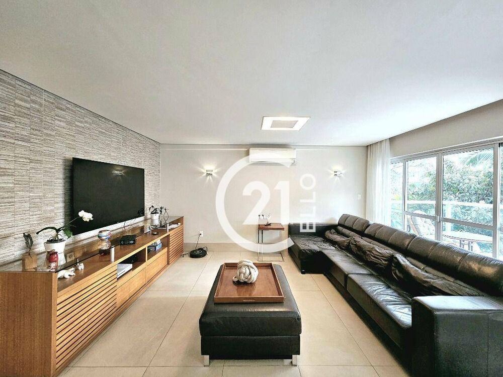 Apartamento à venda com 3 quartos, 187m² - Foto 2