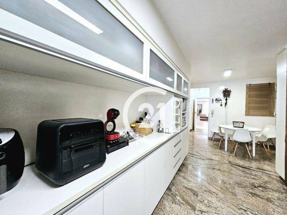 Apartamento à venda com 3 quartos, 187m² - Foto 4