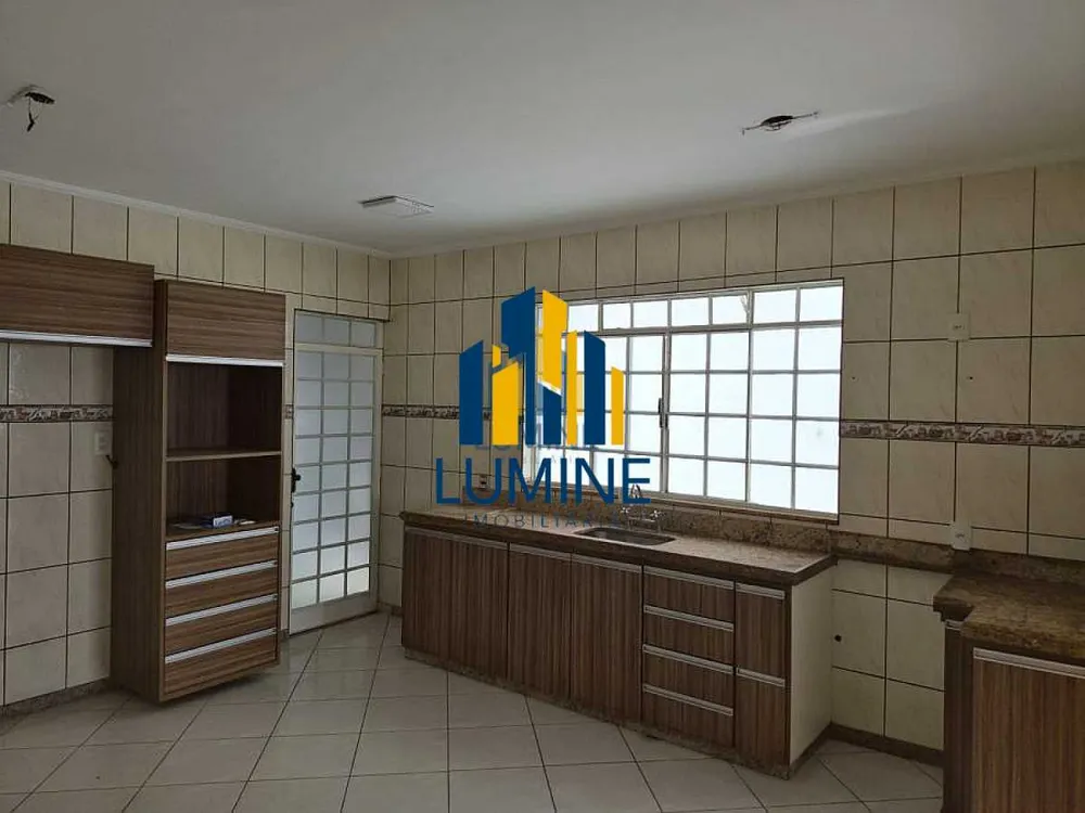 Casa, 4 quartos, 390 m² - Foto 1