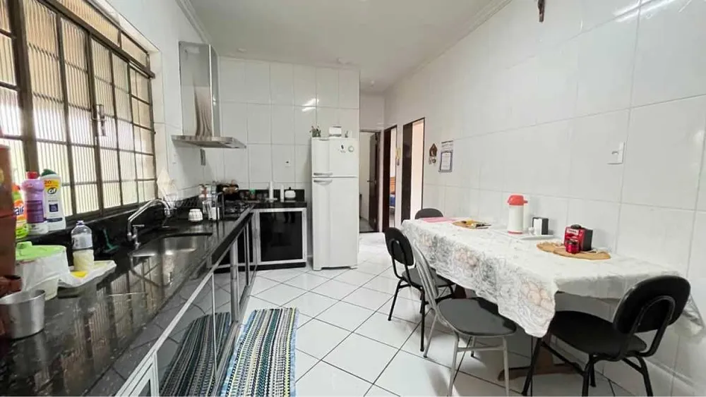 Casa, 3 quartos, 180 m² - Foto 1