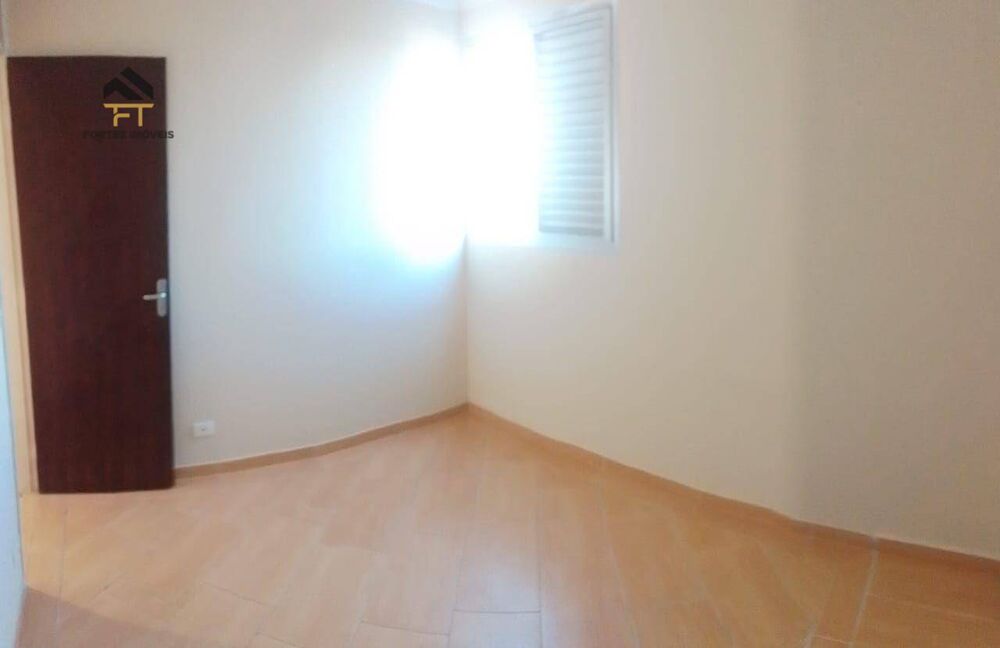 Apartamento para alugar com 4 quartos, 70m² - Foto 2