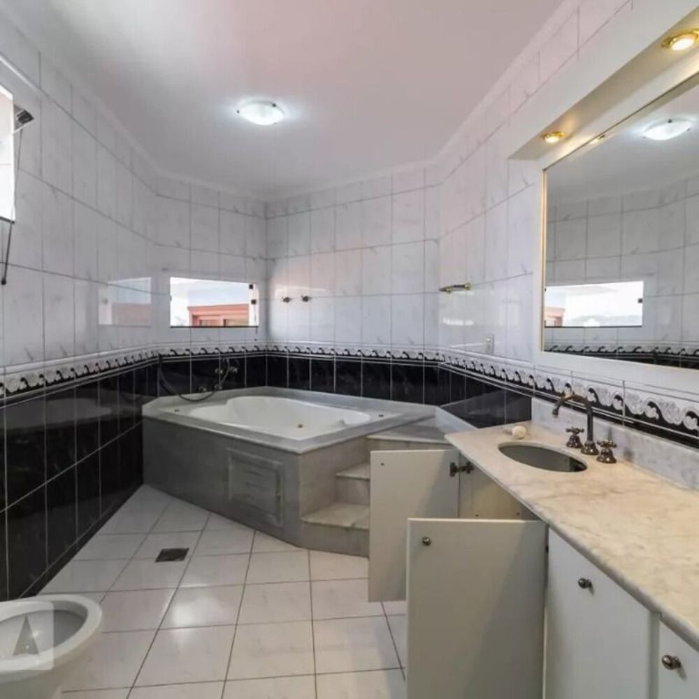 Casa à venda e aluguel com 3 quartos, 650m² - Foto 3