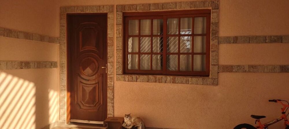 Sobrado à venda com 3 quartos, 195m² - Foto 1