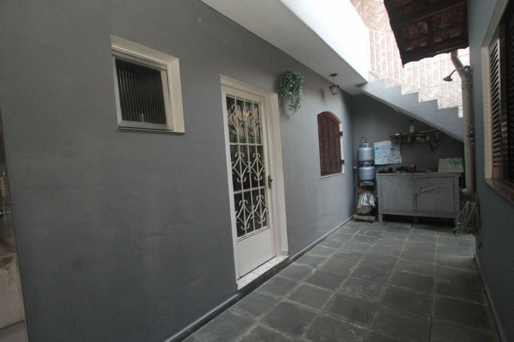 Casa à venda com 3 quartos, 206m² - Foto 2