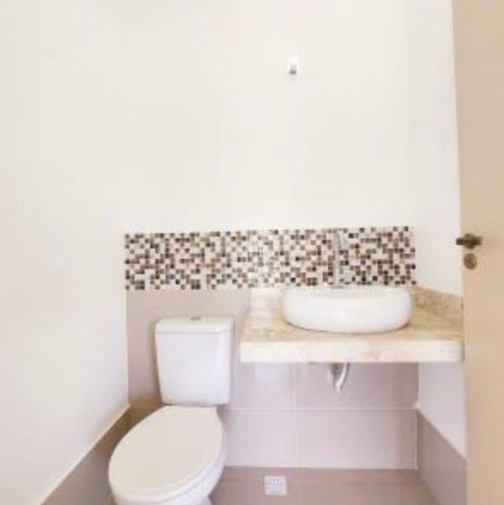 Casa à venda com 4 quartos, 340m² - Foto 1