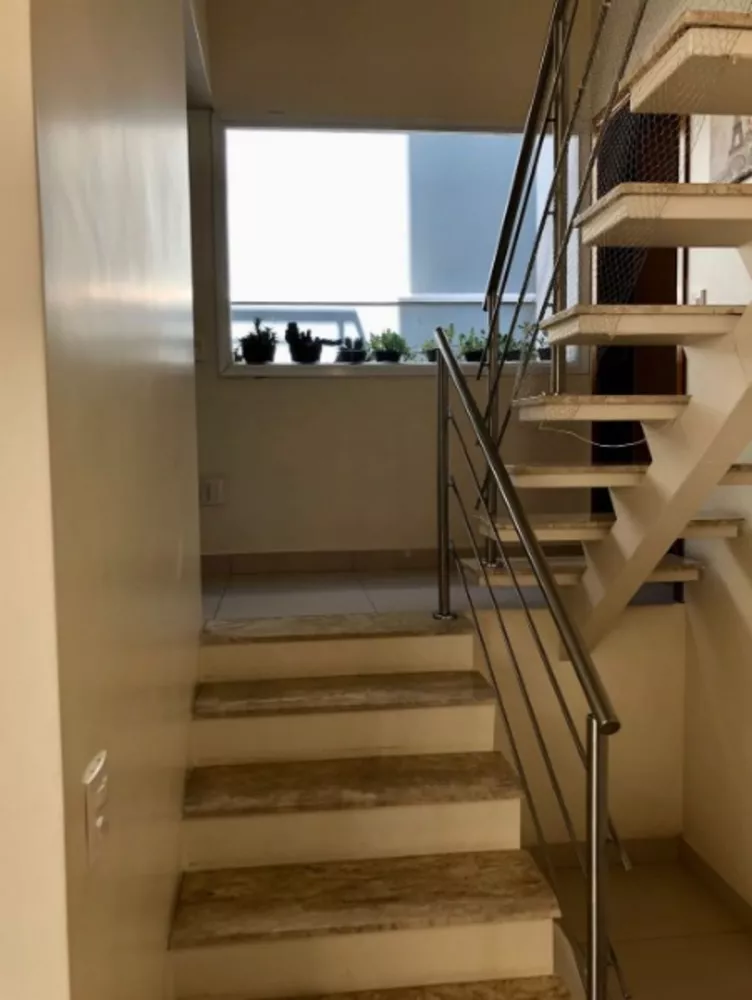 Casa à venda com 3 quartos, 226m² - Foto 5