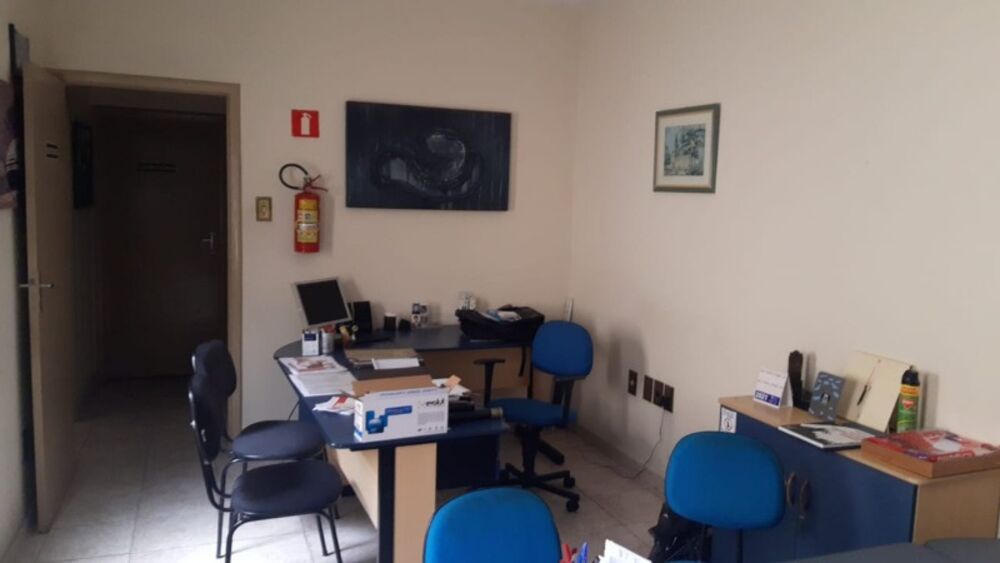 Casa à venda com 2 quartos, 131 - Foto 1